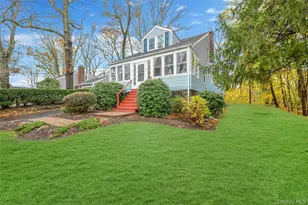 3 Jarvis Ct, Huntington, NY 11743 - Photo 2