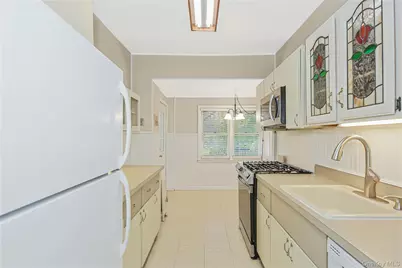3 Jarvis Court, Huntington, NY 11743 - Photo 8