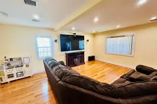 626 Wyngate Dr W, Valley Stream, NY 11580 - Photo 4