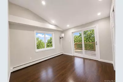 321 Sherbrooke Road, Lindenhurst, NY 11757 - Photo 12
