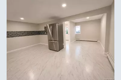 321 Sherbrooke Road, Lindenhurst, NY 11757 - Photo 18