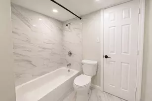 321 Sherbrooke Rd, Lindenhurst, NY 11757 - Photo 14