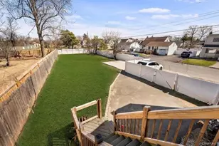 321 Sherbrooke Rd, Lindenhurst, NY 11757 - Photo 2