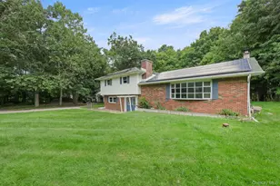 10 Creeden Dr, Middletown, NY 10940 - Photo 2