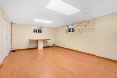 15 Broadway, Great Neck, NY 11021 - Photo 20