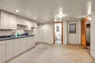 54-55 65th Pl, Maspeth, NY 11378 - Photo 10