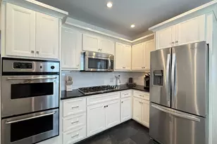 31 Jacobson Ave, Huntington, NY 11743 - Photo 8