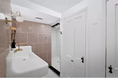 69 Montgomery Street, Poughkeepsie, NY 12601 - Photo 20