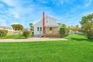 214 Root Ave, Central Islip, NY 11722 - Photo 4