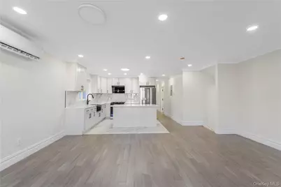 146-18 Laburnum Avenue, Flushing, NY 11355 - Photo 4