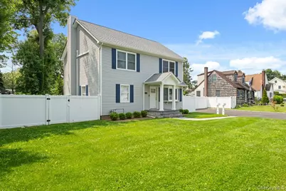 25 Lorraine #1, Northport, NY 11768 - Photo 2