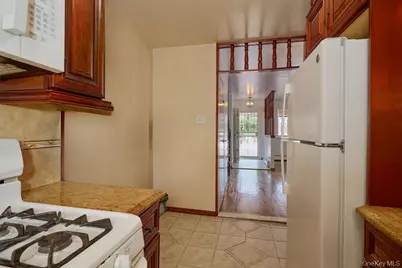 268 Throggs Neck Boulevard, Bronx, NY 10465 - Photo 30