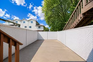 493 Medina St, New York, NY 10306 - Photo 16
