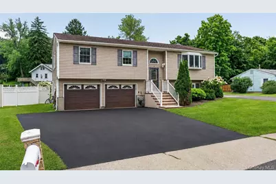 35 Newbury, Monroe, NY 10950 - Photo 2