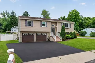 35 Newbury, Monroe, NY 10950 - Photo 2