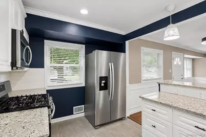 52 Larry Road S, Selden, NY 11784 - Photo 10