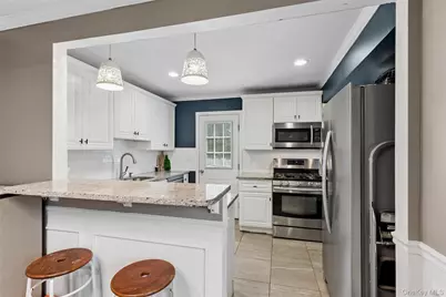 52 Larry Road S, Selden, NY 11784 - Photo 8