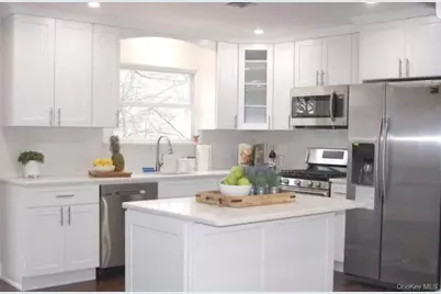 119 Spray, Massapequa, NY 11758 - Photo 2