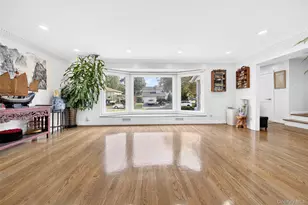 2 Foxhurst Ct, Manhasset Hills, NY 11040 - Photo 6