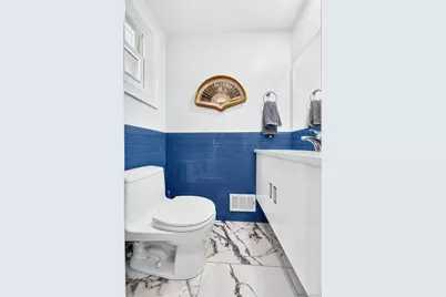 2 Foxhurst Court, Manhasset Hills, NY 11040 - Photo 26