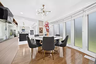 2 Foxhurst Ct, Manhasset Hills, NY 11040 - Photo 8