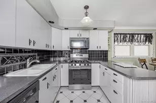 56-23 61st St, Maspeth, NY 11378 - Photo 10