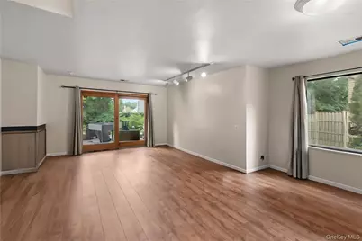 127 Beecher Avenue Extension, East Islip, NY 11730 - Photo 4