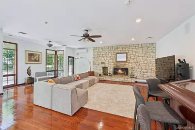 1 Engineers Road, Roslyn, NY 11576 - Photo 10