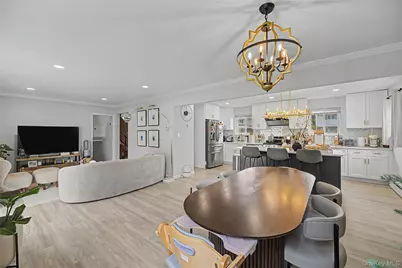 16 Hunt Place, Bethpage, NY 11714 - Photo 6