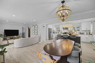 16 Hunt Pl, Bethpage, NY 11714 - Photo 6