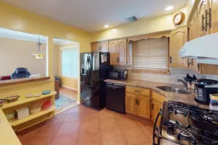 18 W Gaylore Dr, Amityville, NY 11701 - Photo 8