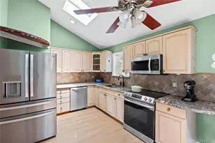 1023 Udall Rd, Bay Shore, NY 11706 - Photo 10