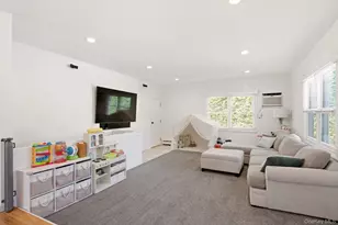 215 Walker St, West Babylon, NY 11704 - Photo 18