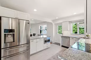 215 Walker St, West Babylon, NY 11704 - Photo 16