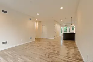 1 Grace Ln, Lindenhurst, NY 11757 - Photo 16