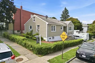 25 Coolidge Ave, Yonkers, NY 10701 - Photo 2