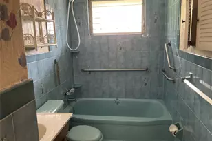 55 Surrey Ln, Plainview, NY 11803 - Photo 10