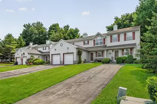81 Lois Ln, Monroe, NY 10950 - Photo 2