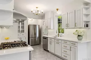 32 Franklin Ave, Sea Cliff, NY 11579 - Photo 16