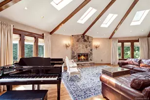 27 Amber Ln, Oyster Bay, NY 11771 - Photo 6