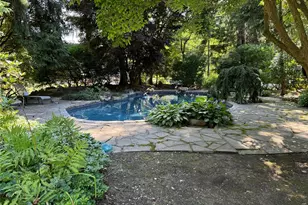 8 Valley Road Rd, Locust Valley, NY 11560 - Photo 32
