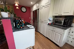 57-48 246th Crescent, Little Neck, NY 11362 - Photo 4