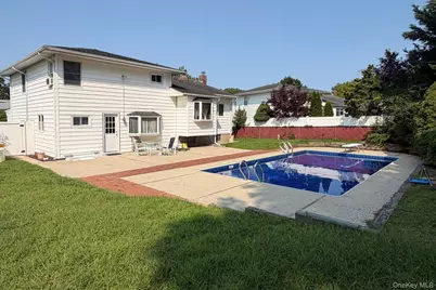 14 Poppy Drive, Massapequa Park, NY 11762 - Photo 2