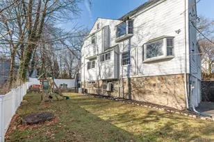 25 Roxbury Rd, Scarsdale, NY 10583 - Photo 32