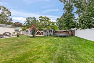 84 Stratler Dr, Shirley, NY 11967 - Photo 34