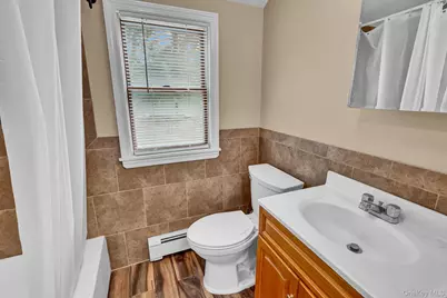 127 Decker Avenue, Merrick, NY 11566 - Photo 22