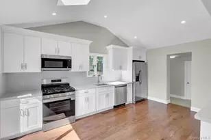 71 Valentine Ave, Glen Cove, NY 11542 - Photo 14