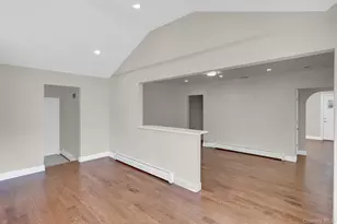 71 Valentine Ave, Glen Cove, NY 11542 - Photo 16