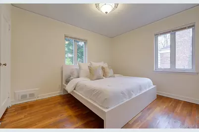 9 Wimbleton Lane, Great Neck, NY 11023 - Photo 18