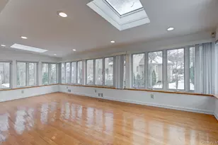 9 Wimbleton Ln, Great Neck, NY 11023 - Photo 12